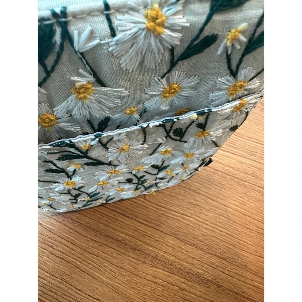 New Daisy Embroidered Tablet Case Holder